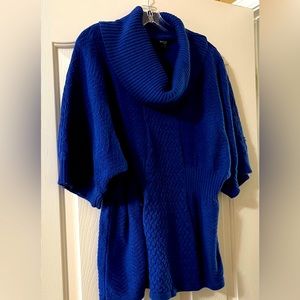 Beautiful sweater! Comfortable. Sleeves comes to elbow, sexy appearance